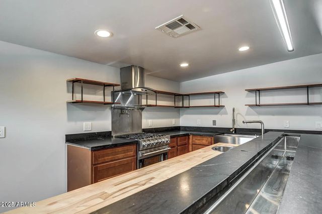 1612 E GAYLON Drive, Tempe, AZ 85282