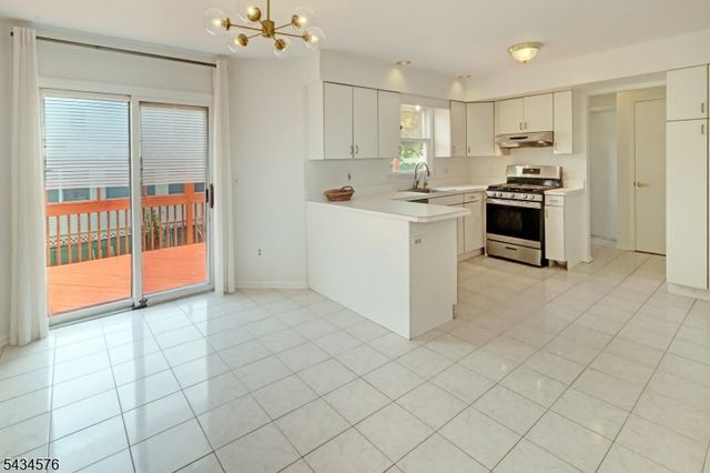 47 Schoener Rd, East Hanover Twp., NJ 07936