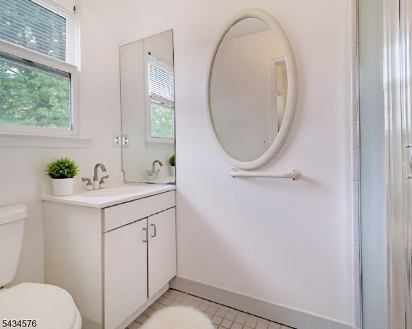 47 Schoener Rd, East Hanover Twp., NJ 07936