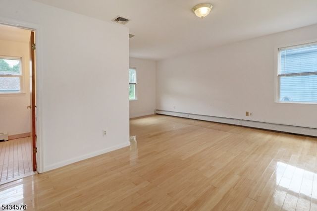 47 Schoener Rd, East Hanover Twp., NJ 07936