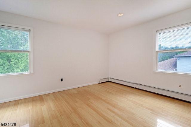 47 Schoener Rd, East Hanover Twp., NJ 07936