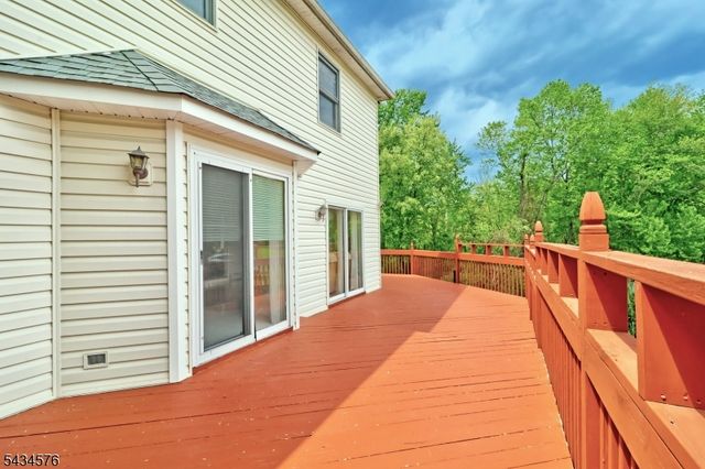 47 Schoener Rd, East Hanover Twp., NJ 07936