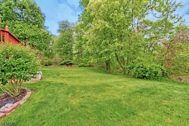 47 Schoener Rd, East Hanover Twp., NJ 07936