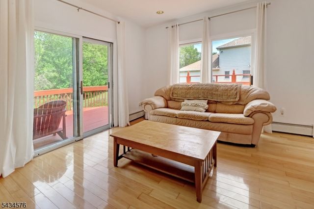 47 Schoener Rd, East Hanover Twp., NJ 07936