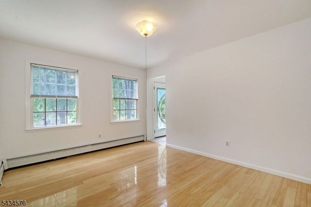 47 Schoener Rd, East Hanover Twp., NJ 07936
