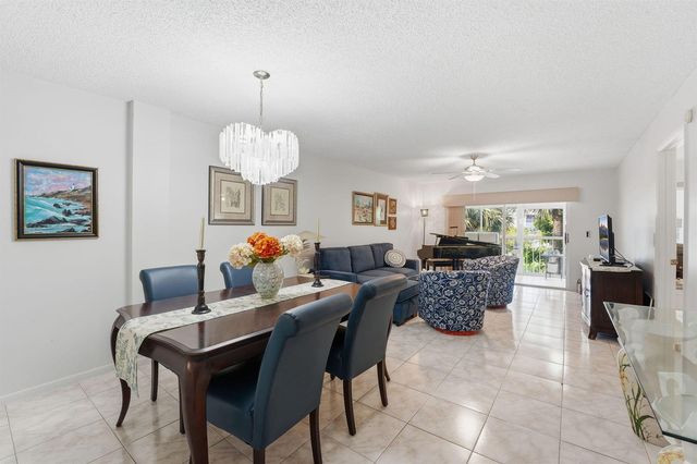 3146 Via Poinciana 307, Lake Worth, FL 33467