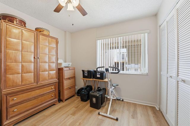 3146 Via Poinciana 307, Lake Worth, FL 33467