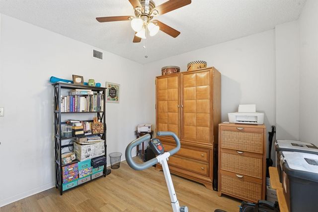 3146 Via Poinciana 307, Lake Worth, FL 33467