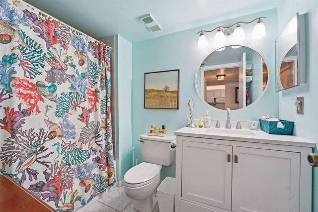3146 Via Poinciana 307, Lake Worth, FL 33467