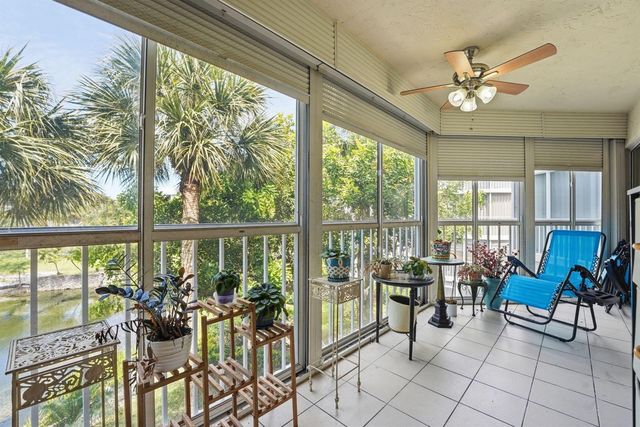 3146 Via Poinciana 307, Lake Worth, FL 33467