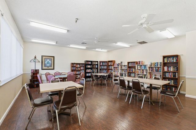 3146 Via Poinciana 307, Lake Worth, FL 33467