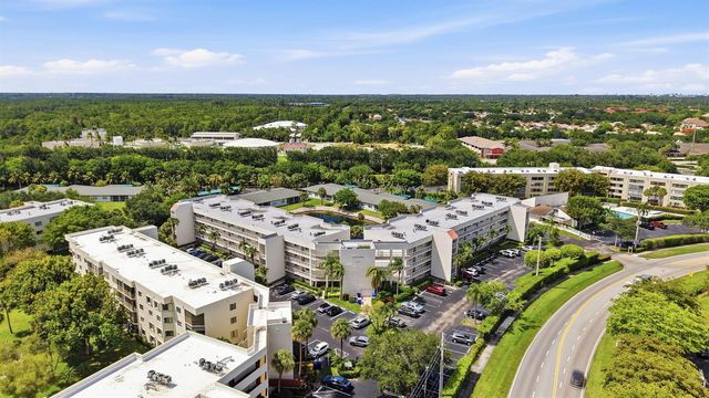 3146 Via Poinciana 307, Lake Worth, FL 33467