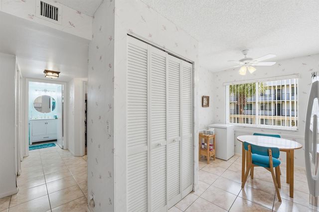 3146 Via Poinciana 307, Lake Worth, FL 33467