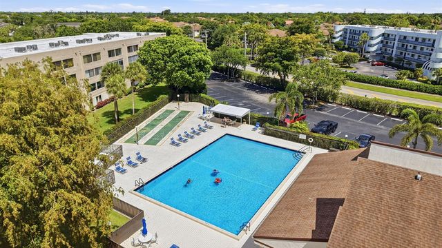 3146 Via Poinciana 307, Lake Worth, FL 33467