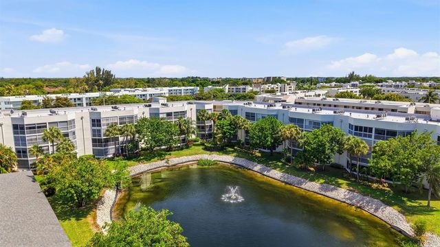 3146 Via Poinciana 307, Lake Worth, FL 33467