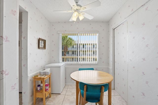 3146 Via Poinciana 307, Lake Worth, FL 33467
