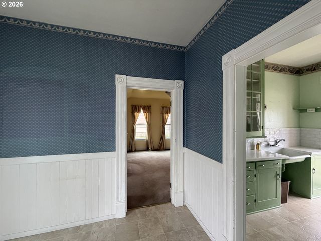 322 W D St, Rainier, OR 97048