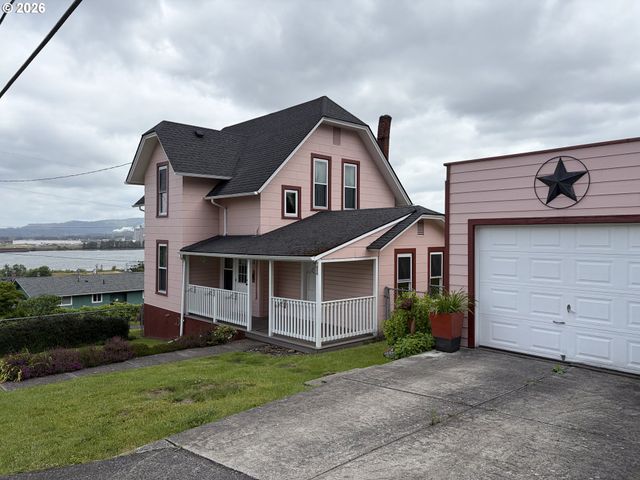 322 W D St, Rainier, OR 97048