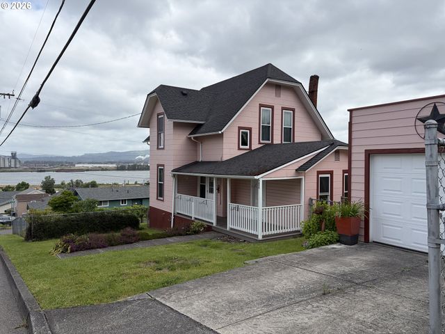 322 W D St, Rainier, OR 97048