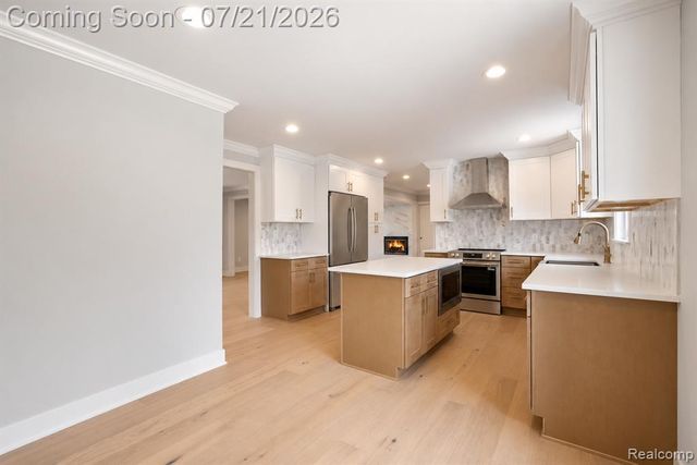 4696 Walnut Lake Road, Bloomfield Hills, MI 48301