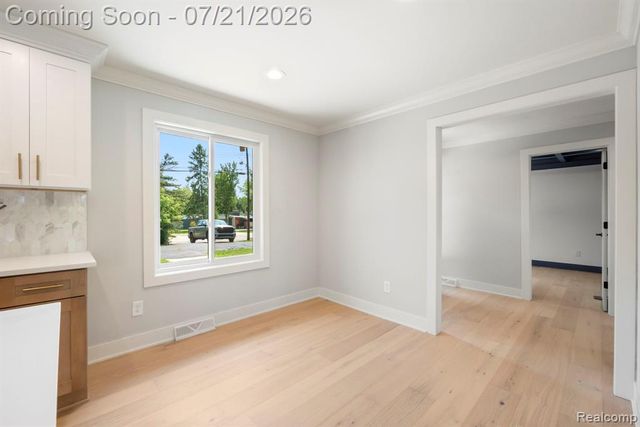 4696 Walnut Lake Road, Bloomfield Hills, MI 48301