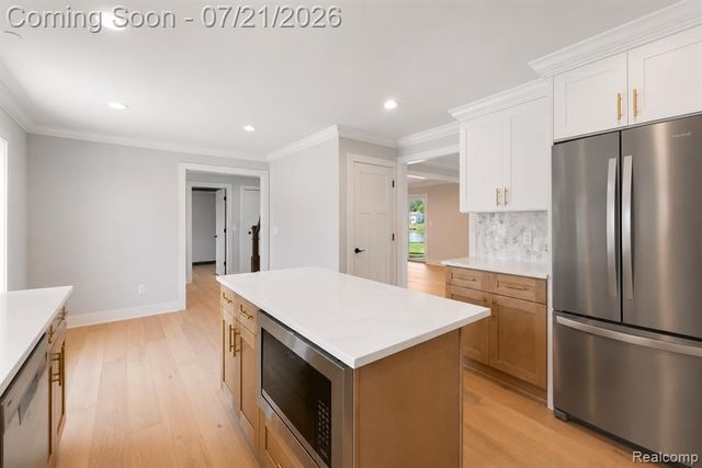 4696 Walnut Lake Road, Bloomfield Hills, MI 48301