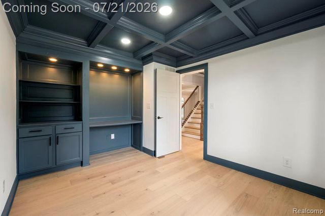 4696 Walnut Lake Road, Bloomfield Hills, MI 48301