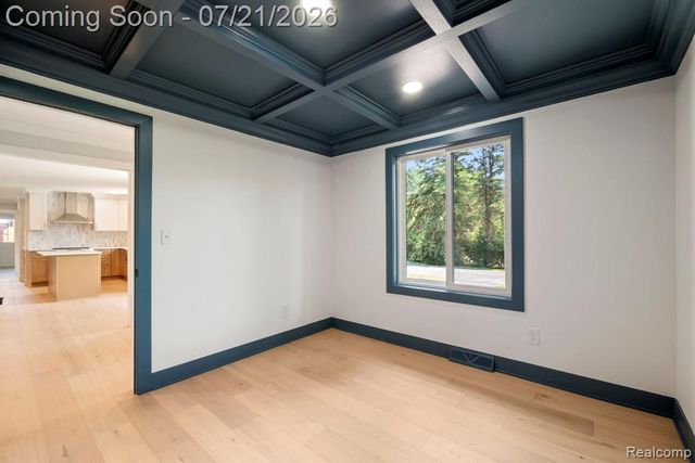 4696 Walnut Lake Road, Bloomfield Hills, MI 48301