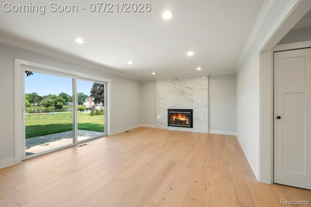 4696 Walnut Lake Road, Bloomfield Hills, MI 48301