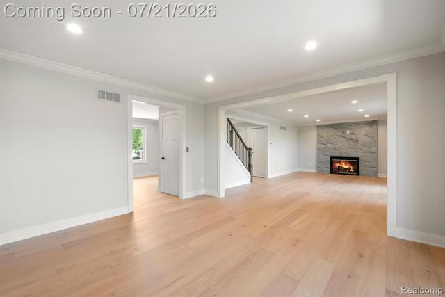 4696 Walnut Lake Road, Bloomfield Hills, MI 48301