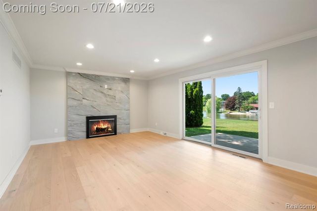 4696 Walnut Lake Road, Bloomfield Hills, MI 48301