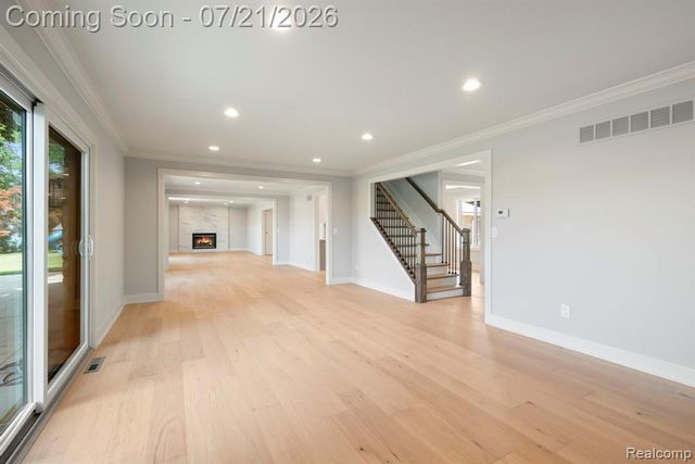 4696 Walnut Lake Road, Bloomfield Hills, MI 48301