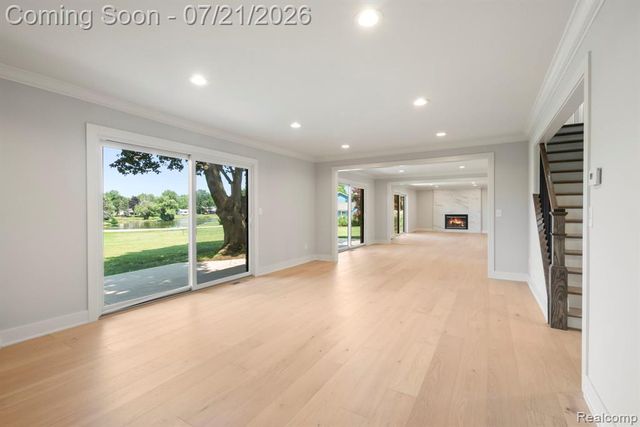 4696 Walnut Lake Road, Bloomfield Hills, MI 48301