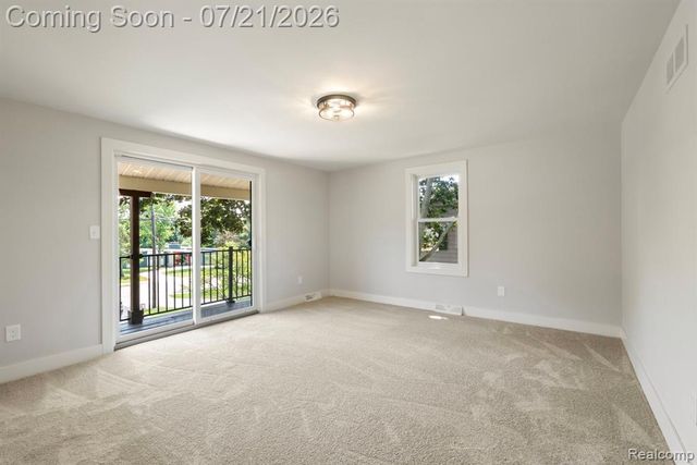 4696 Walnut Lake Road, Bloomfield Hills, MI 48301