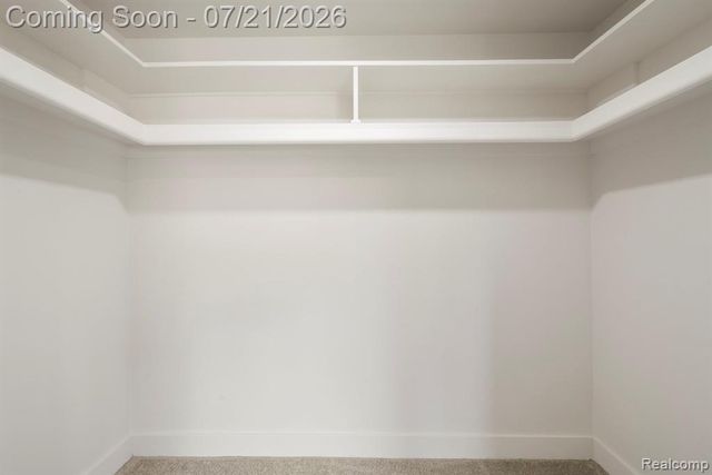 4696 Walnut Lake Road, Bloomfield Hills, MI 48301