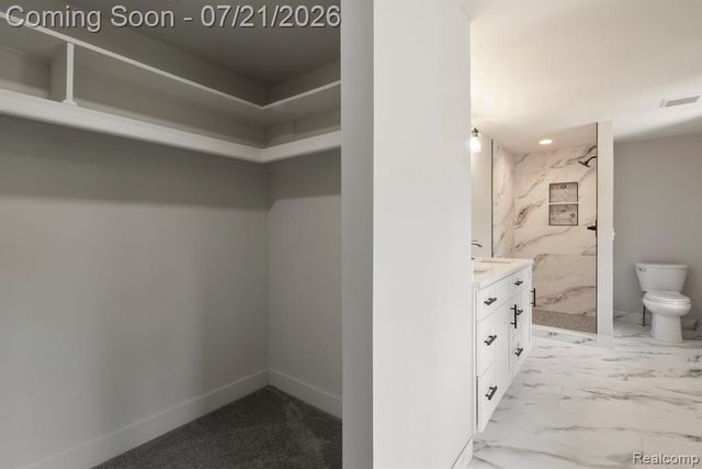 4696 Walnut Lake Road, Bloomfield Hills, MI 48301