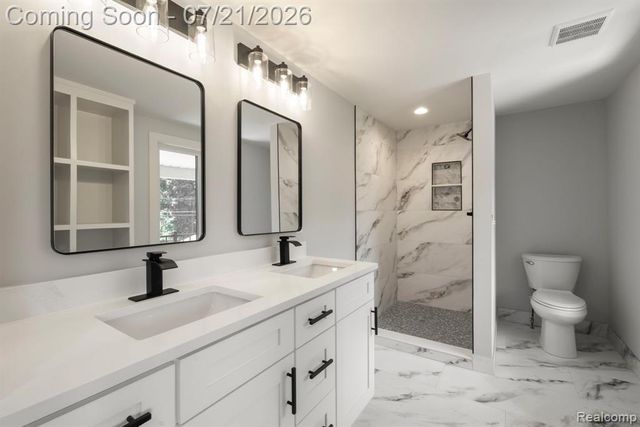 4696 Walnut Lake Road, Bloomfield Hills, MI 48301
