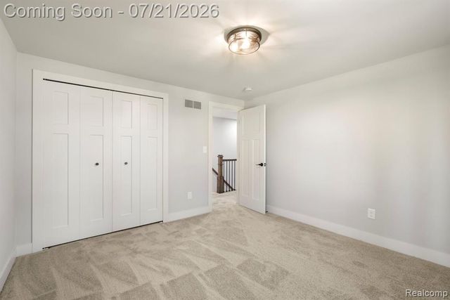 4696 Walnut Lake Road, Bloomfield Hills, MI 48301