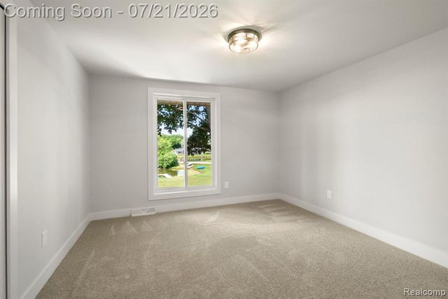 4696 Walnut Lake Road, Bloomfield Hills, MI 48301