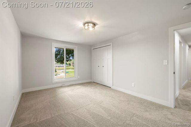 4696 Walnut Lake Road, Bloomfield Hills, MI 48301
