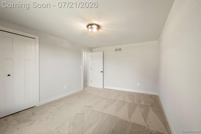 4696 Walnut Lake Road, Bloomfield Hills, MI 48301