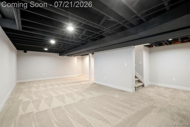 4696 Walnut Lake Road, Bloomfield Hills, MI 48301