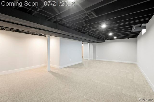 4696 Walnut Lake Road, Bloomfield Hills, MI 48301