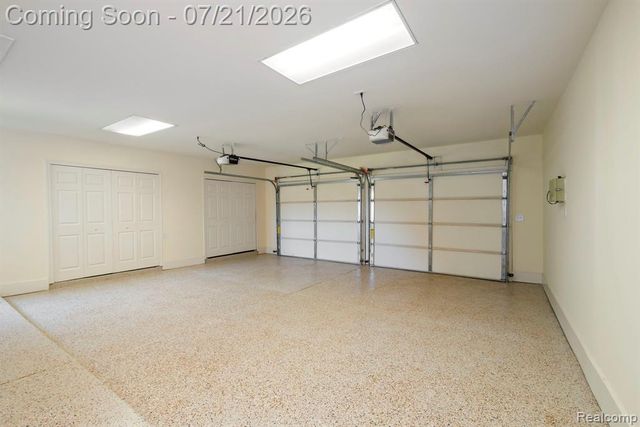 4696 Walnut Lake Road, Bloomfield Hills, MI 48301