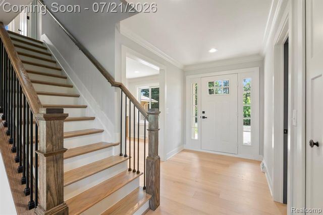 4696 Walnut Lake Road, Bloomfield Hills, MI 48301