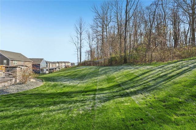 2001 Tamarack Crt, Cecil, PA 15057