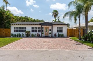 739 NE 17th Road, Fort Lauderdale, FL 33304