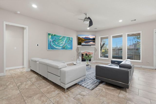 127 Deerchase Drive, Conroe, TX 77384