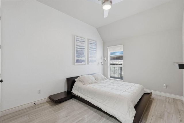 127 Deerchase Drive, Conroe, TX 77384