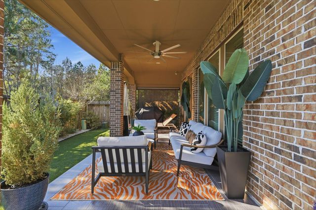 127 Deerchase Drive, Conroe, TX 77384